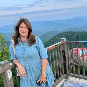 Meet your Posher, Lara